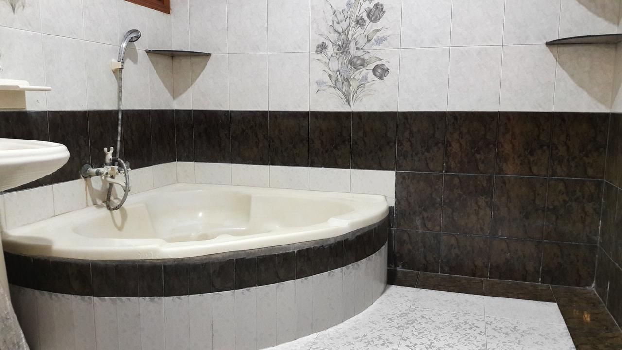 Hotel Seven 7 Карачи Экстерьер фото